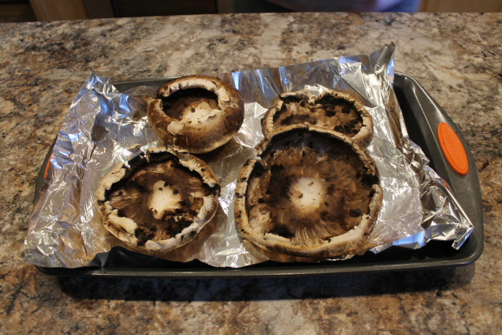 Preparing portabella mushrooms for cooking